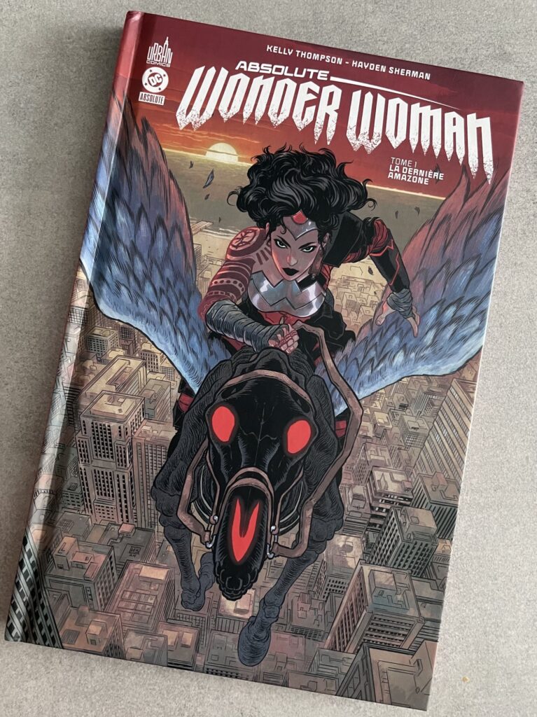 Avis Absolute Wonder Woman couverture avant